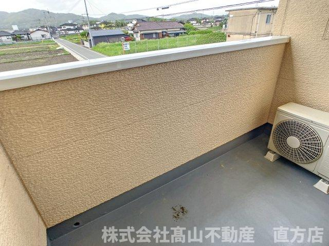 直方市大字感田のアパートのバルコニー