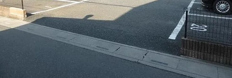 リバーパーク　B棟の駐車場