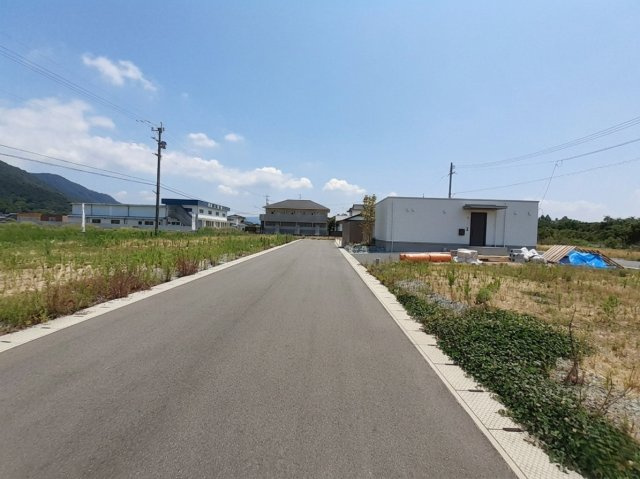 宇土市岩古曽町の売地の前面道路含む現地写真|北東側