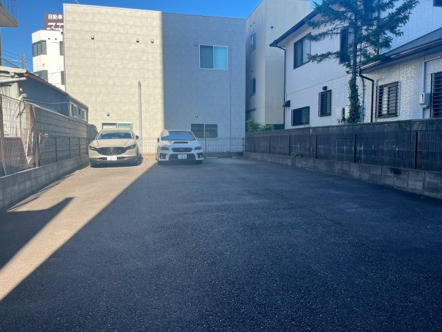 ヴァンデュール名古屋御器所の駐車場