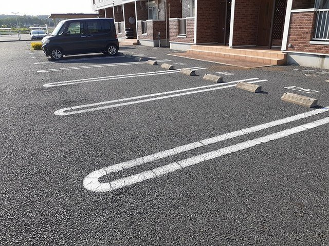 駐車場があるので、車を買う予定の方も安心です