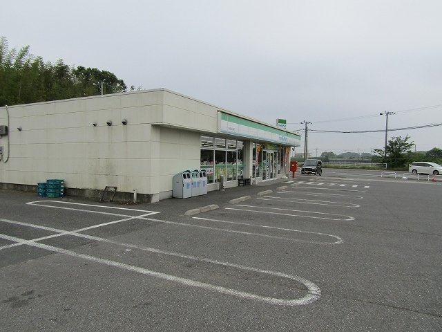 ファミリーマート茂原新小轡店まで230m