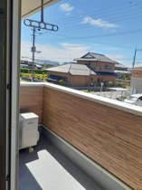 外からの目が気にならないバルコニーで洗濯物が干せます