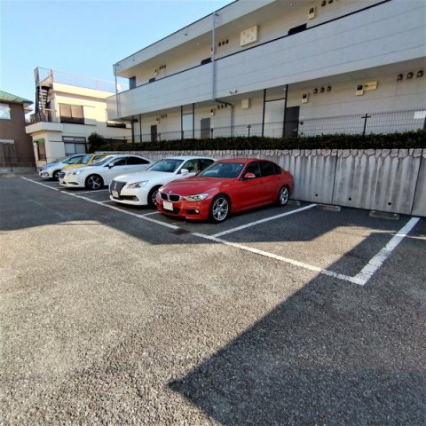 オリーブステージＢ棟の駐車場