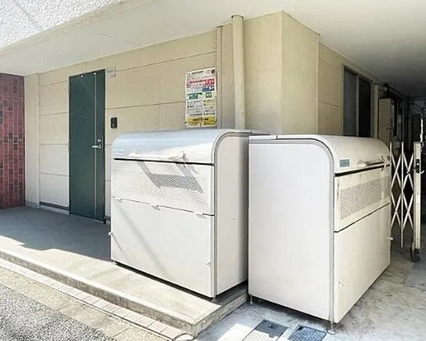 マンション王子のエントランス