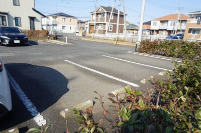 【駐車場】 | モンブランコート | 同型別室の写真※左右反転となります。
