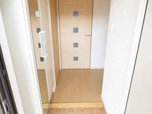 落ち着いた玄関です