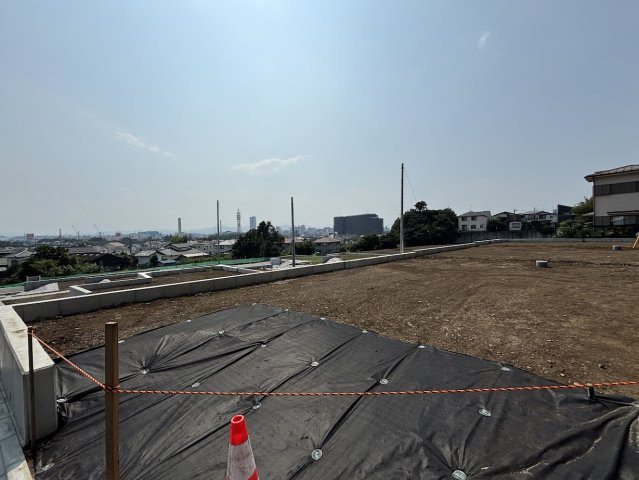 西平山５丁目売地の外観|敷地面積は広々40坪以上。建築条件無しで、お好きなハウスメーカーで、ライフスタイルに合ったお住まいを建てられます。
