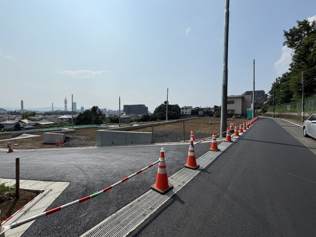 西平山５丁目売地の外観|旭が丘小学校から徒歩3分。小さなお子様の通学も安心です。