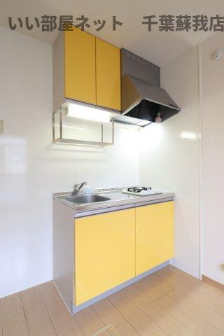 ピースサルのキッチン|コンパクトなキッチンで掃除もラクラク