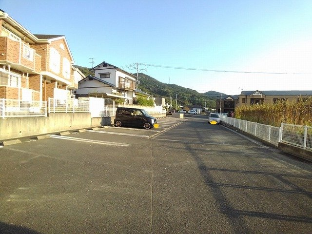 【駐車場】 | ジュネス馬場Ａ | 駐車スペースもあります