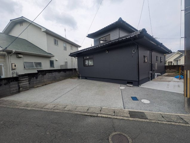 垢田町2丁目　リフォーム済物件の前面道路含む現地写真