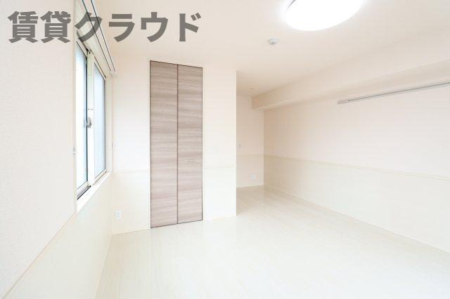 レーヴの寝室|落ち着いた色調の寝室です
