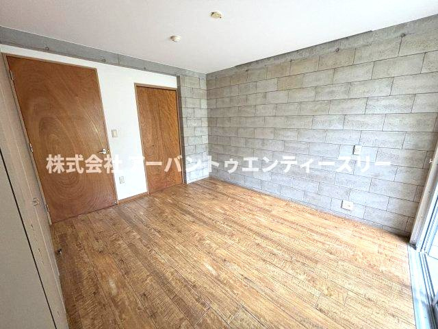 エルムコートの洋室