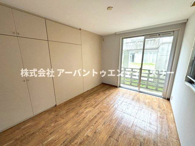 エルムコートの洋室