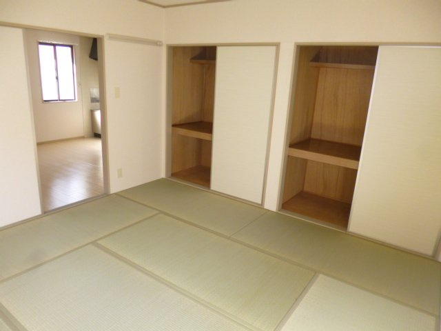 フラット南大野の和室