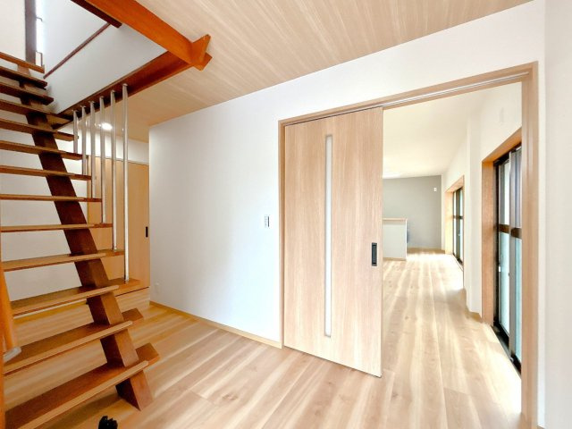リフォーム中古戸建　各務原市鵜沼丸子町2丁目　昭和55年築の設備|廊下
