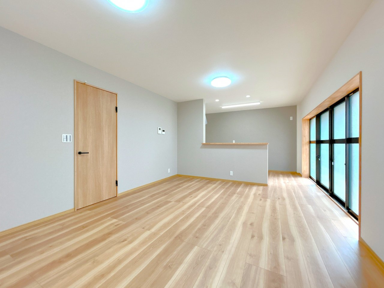 リフォーム中古戸建　各務原市鵜沼丸子町2丁目　昭和55年築の居間・リビング