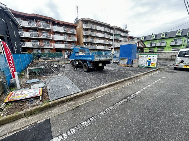 新築　前橋市朝倉町1区画の駐車場|現地写真　駐車スペースは建物南側に並列2台可能！