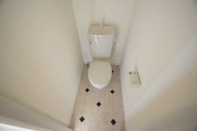 ＡＪ船橋のトイレ|落ち着いた色調のトイレです
