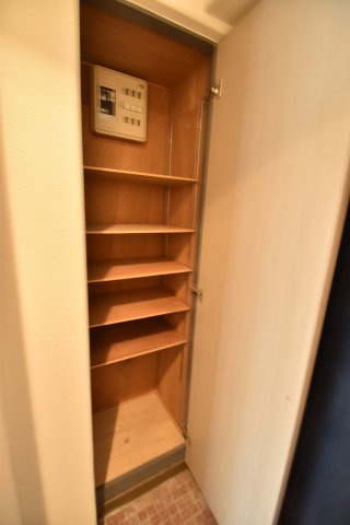大阪市城東区蒲生２丁目の賃貸マンションの玄関