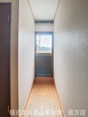 小竹町新山﨑事務所の玄関