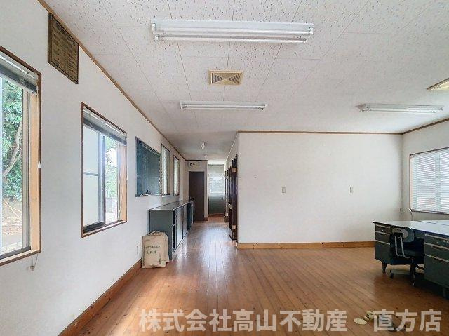 小竹町新山﨑事務所の居間・リビング