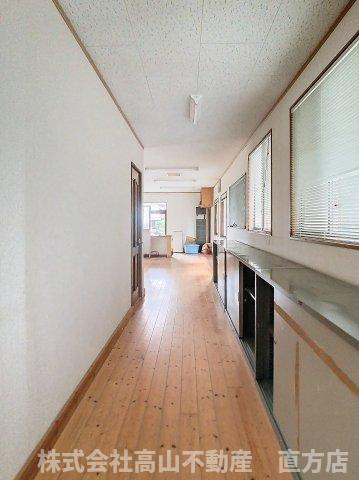 小竹町新山﨑事務所のロビー