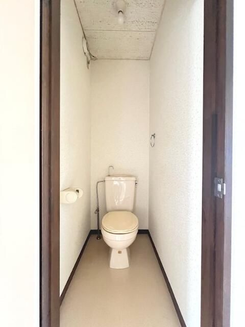 横浜市戸塚区上倉田町のアパートのトイレ