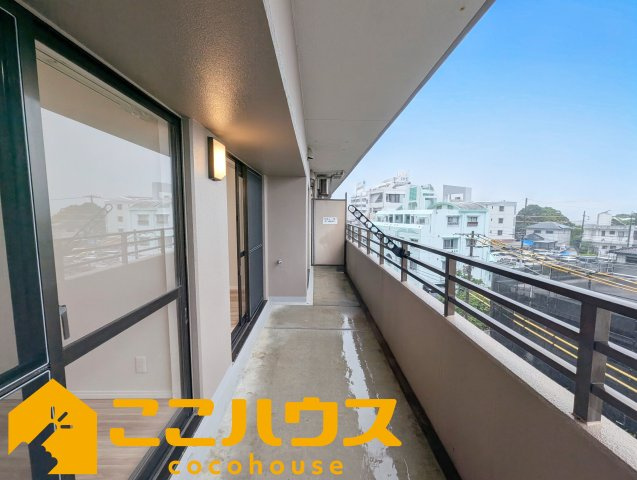 ライオンズヒルズ具志のバルコニー|日常使いしやすいバルコニー