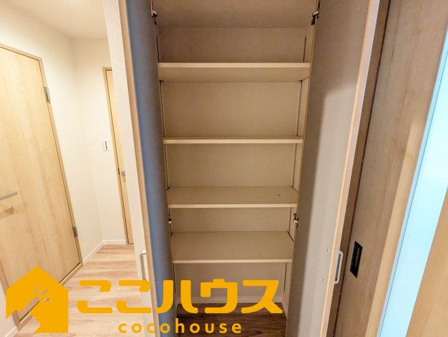 ライオンズヒルズ具志の収納|廊下収納もございます