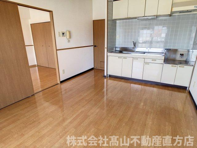 ミレニアム須崎の居間・リビング