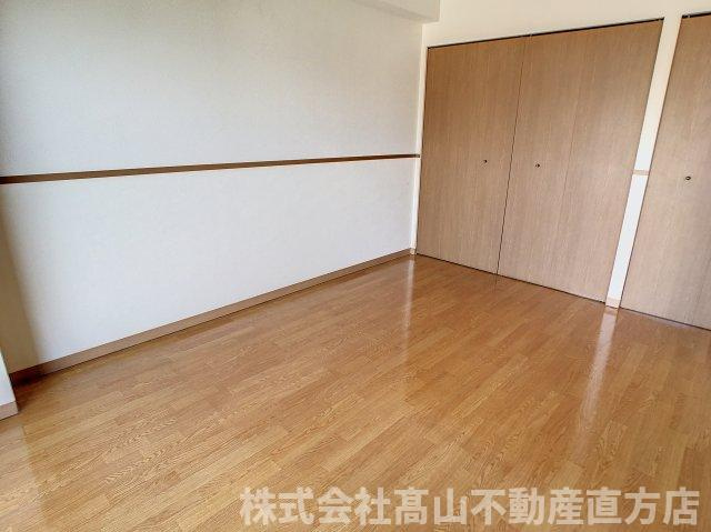 ミレニアム須崎の洋室