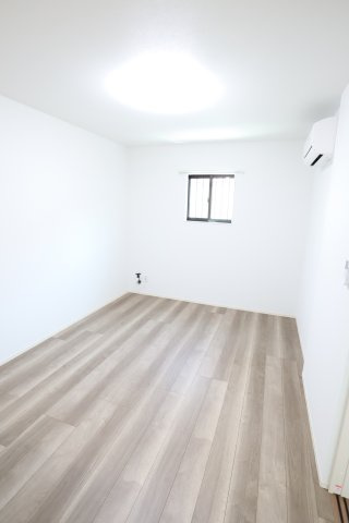 CRASTINE今福南2丁目の居間・リビング