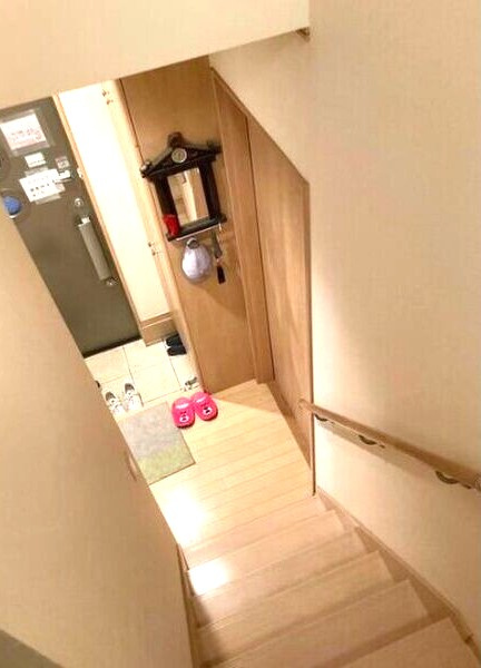 千種区上野三丁目戸建の玄関