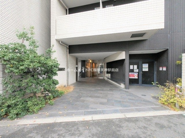 フロンティアゲート淀川のエントランス