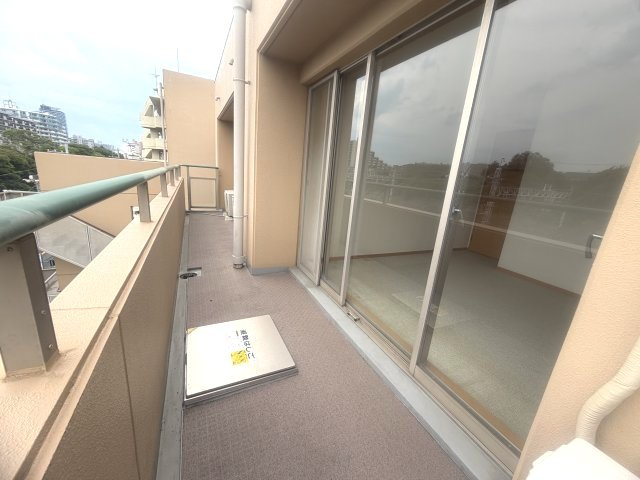 コージースクエア垂水海岸通のバルコニー