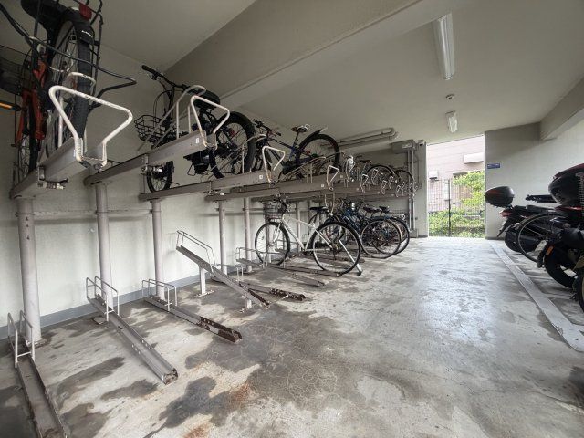 コージースクエア垂水海岸通の駐輪場