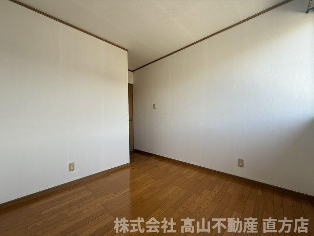 直方市大字感田のアパートの洋室