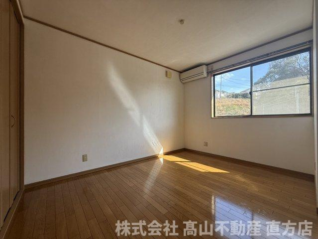 直方市大字感田のアパートの洋室