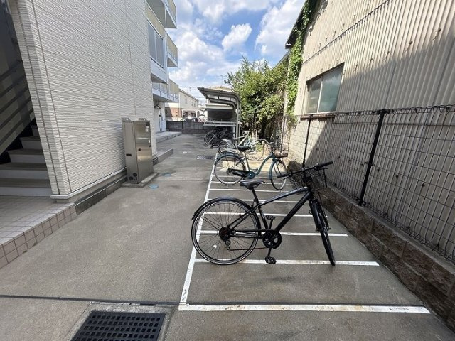 レオパレスソレーユⅢの駐車場|74589354_8.jpg