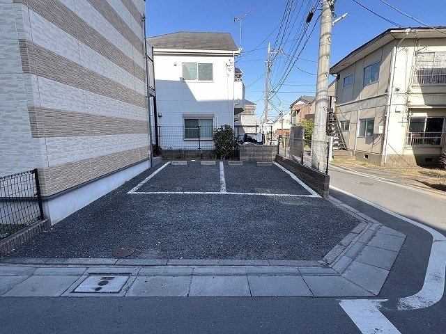 レオパレスエクセルライフの駐車場|73478666_4.jpg