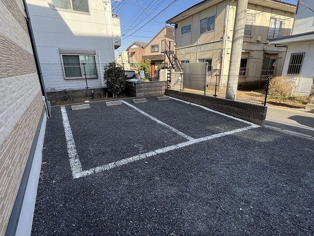 レオパレスエクセルライフの駐車場|74536111_5.jpg