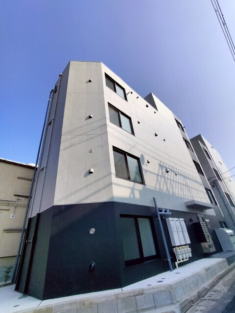 IL MEZZO DI TOKYO，TRE