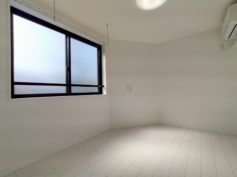 IL MEZZO DI TOKYO，TRE
