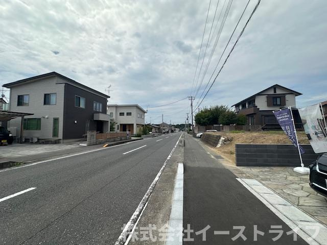 【新築戸建】　いわき市泉もえぎ台3期の前面道路含む現地写真|南側12ｍ公道