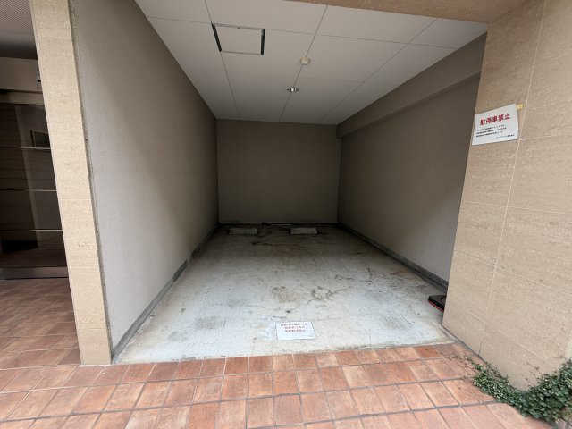 プライムライフ御影の駐車場