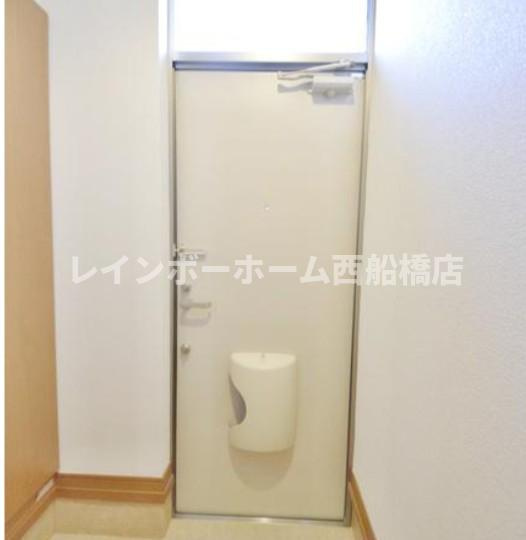 アセット参番館の玄関