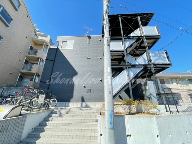 藤沢市円行１丁目の賃貸マンションのエントランス|清潔感のあるエントランスです♪