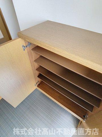 直方市大字植木のアパートの収納